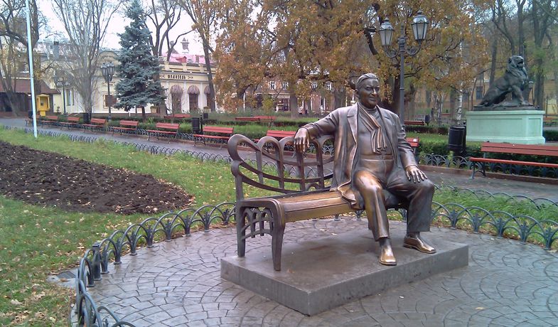 Памятник Леониду Утесову в Одессе